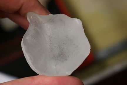 Verre brut granuleux de contours irréguliers