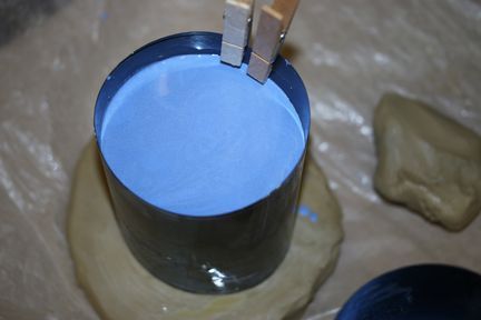 Le coffrage est rempli de plâtre